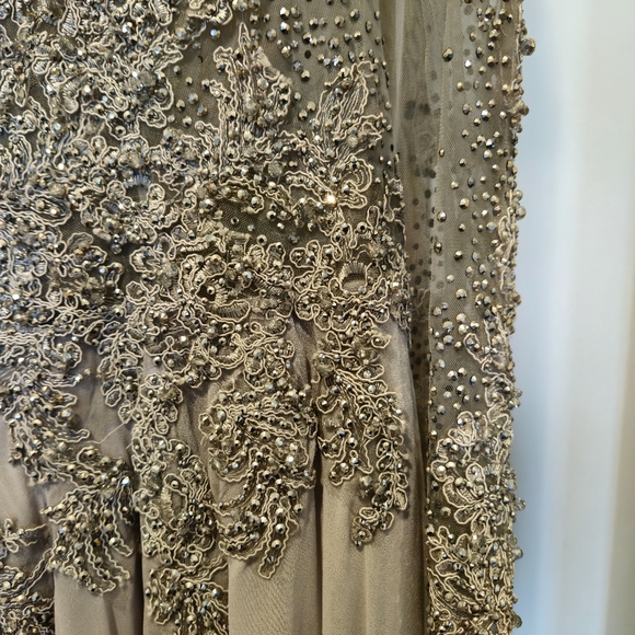 Daymor Couture Evening Gown Silver prom Dress size 14 - Picture 9 of 11